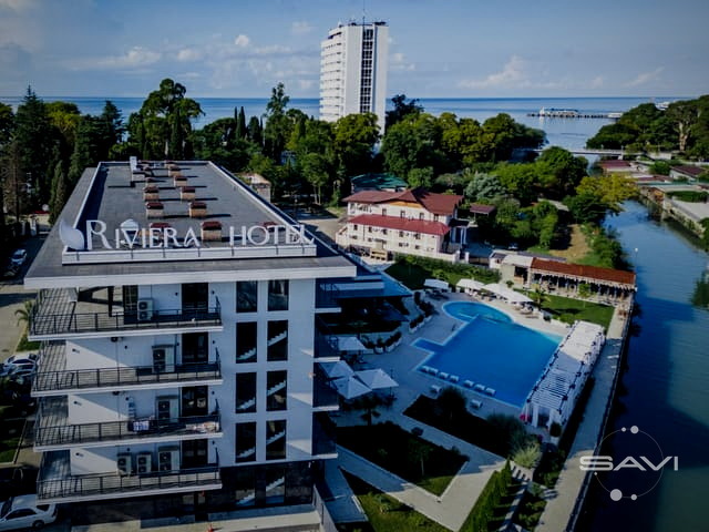 riviera hotel 325